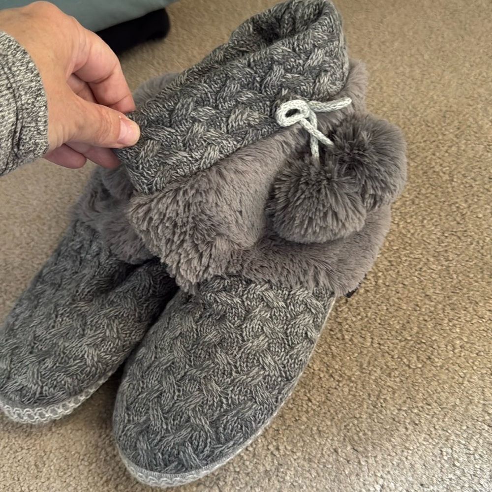 Super cozy Muk Luks
